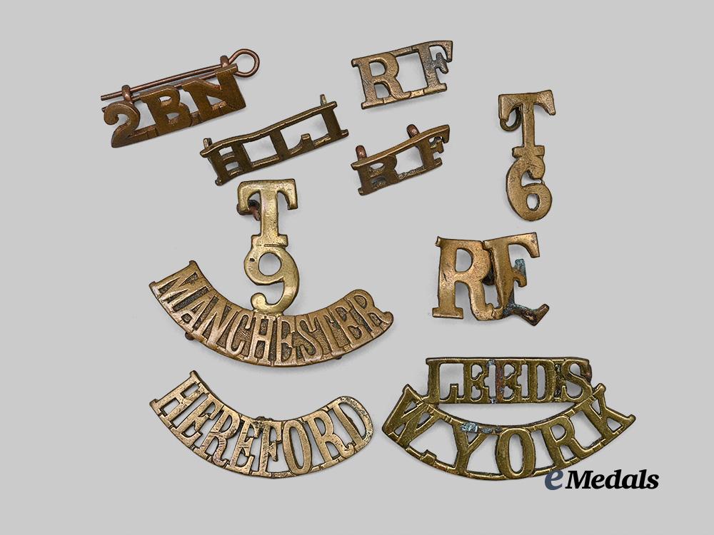 united_kingdom._a_mixed_lot_of_brass_shoulder_titles_e_medals__g_b9706_2