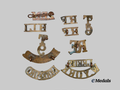 united_kingdom._a_mixed_lot_of_brass_shoulder_titles_e_medals__g_b9706_3