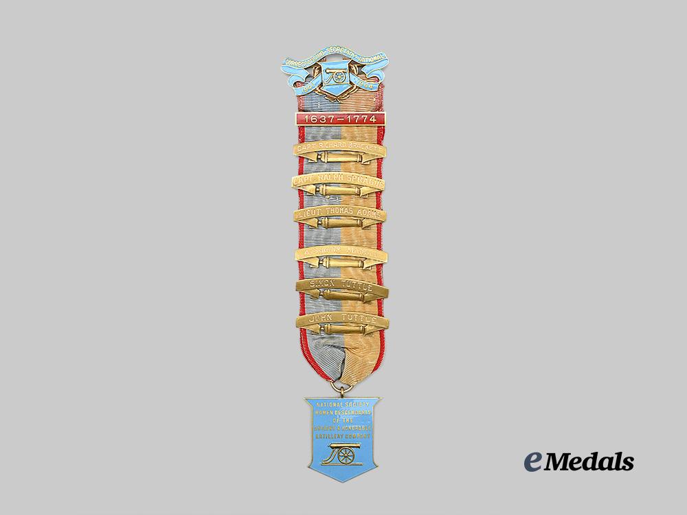 united_states._a_women’s_descendants_of_the_ancient&_honourable_artillery_company_badge,_in_gold,_to_evelyn_marguerite_hutchins_yeager_e_medals__m0041-342_2