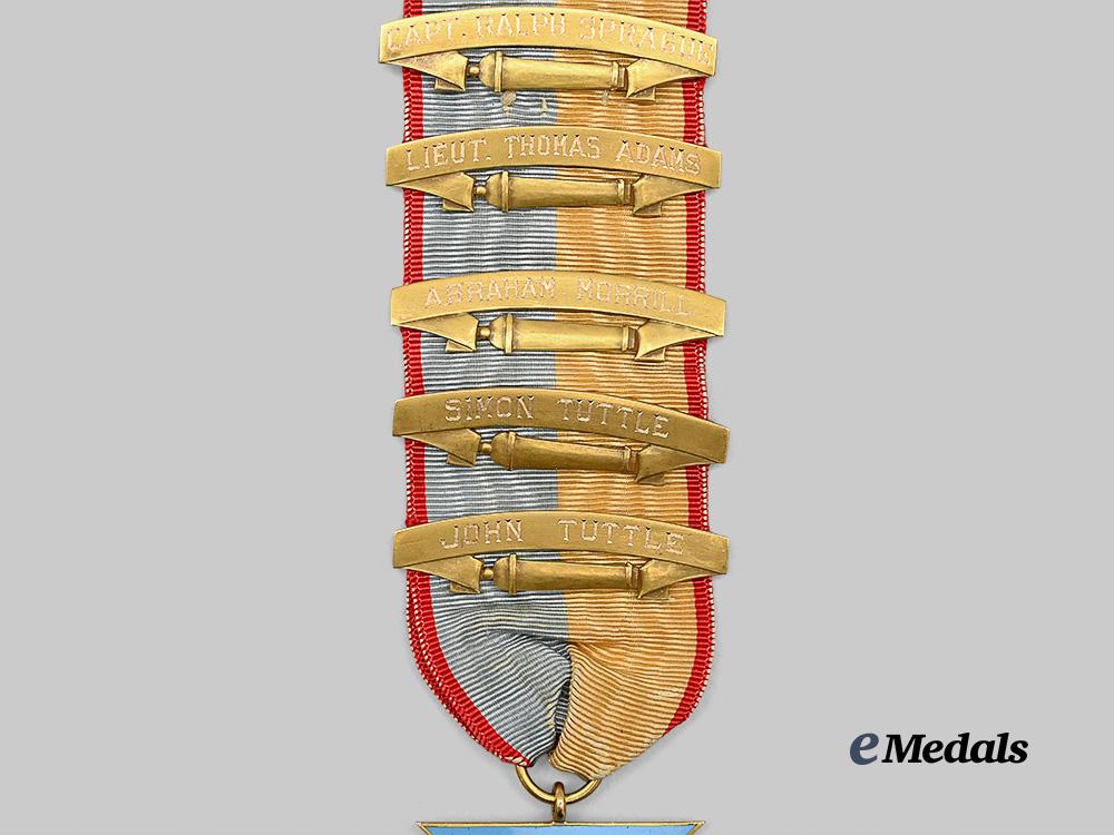 united_states._a_women’s_descendants_of_the_ancient&_honourable_artillery_company_badge,_in_gold,_to_evelyn_marguerite_hutchins_yeager_e_medals__m0041-342_4