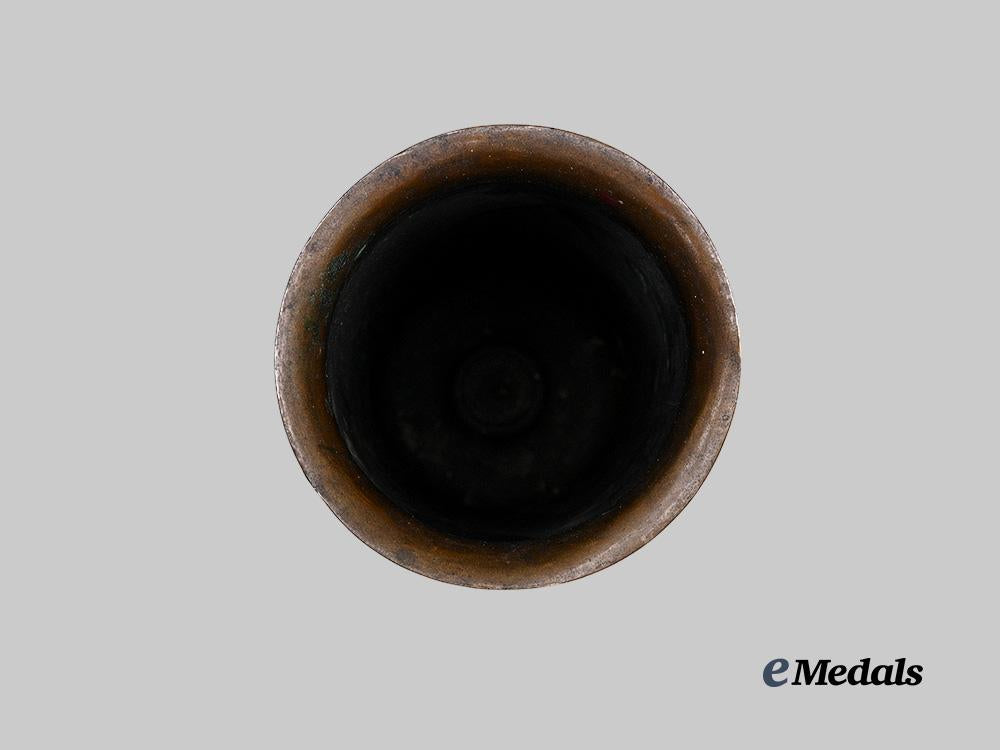 united_kingdom._a_no.70_squadron(_royal_flying_corps/_r_a_f)_trench_art_vase_e_medals__m0044-280_3