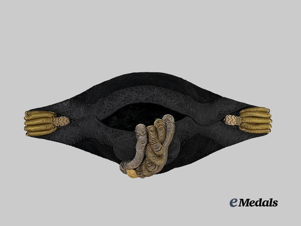 japan,_empire._an_acting_sub-_lieutenant_bicorne_with_epaulettes,_c.1940_e_medals__m0044-296_15