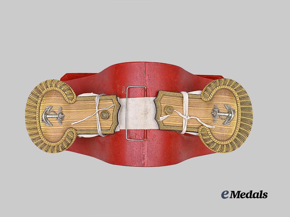 japan,_empire._an_acting_sub-_lieutenant_bicorne_with_epaulettes,_c.1940_e_medals__m0044-296_8