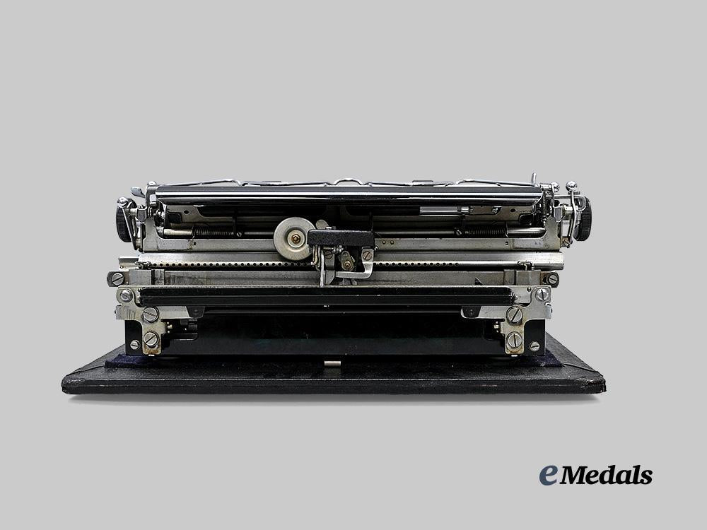 germany,_ss._a_rare_typewriter_belonging_to_ss-_obergruppenführer_karl_wolff,_mobile_model_with_case,_by_wanderer-_werke_e_medals__m0044-307_12