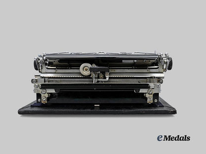 germany,_ss._a_rare_typewriter_belonging_to_ss-_obergruppenführer_karl_wolff,_mobile_model_with_case,_by_wanderer-_werke_e_medals__m0044-307_12