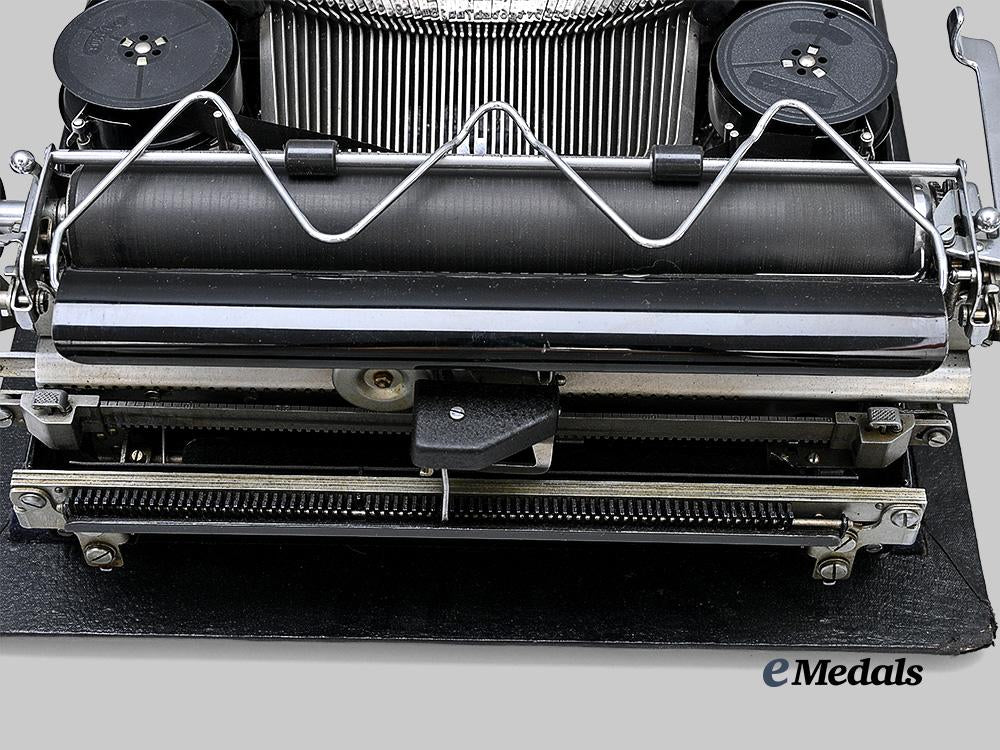 germany,_ss._a_rare_typewriter_belonging_to_ss-_obergruppenführer_karl_wolff,_mobile_model_with_case,_by_wanderer-_werke_e_medals__m0044-307_13