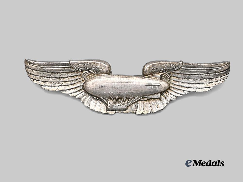 united_states._an_airship_pilot_wings,_by_b_b&_b_e_medals__m0061-13_2