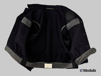 united_kingdom._a_royal_navy_lieutenant's_working_dress_jacket,_with_visor_cap_and_cover,_c.1945_e_medals__m0076-164-1_12