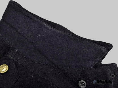 united_kingdom._a_royal_navy_lieutenant's_working_dress_jacket,_with_visor_cap_and_cover,_c.1945_e_medals__m0076-164-1_14