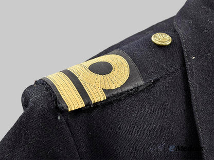 united_kingdom._a_royal_navy_lieutenant's_working_dress_jacket,_with_visor_cap_and_cover,_c.1945_e_medals__m0076-164-1_8