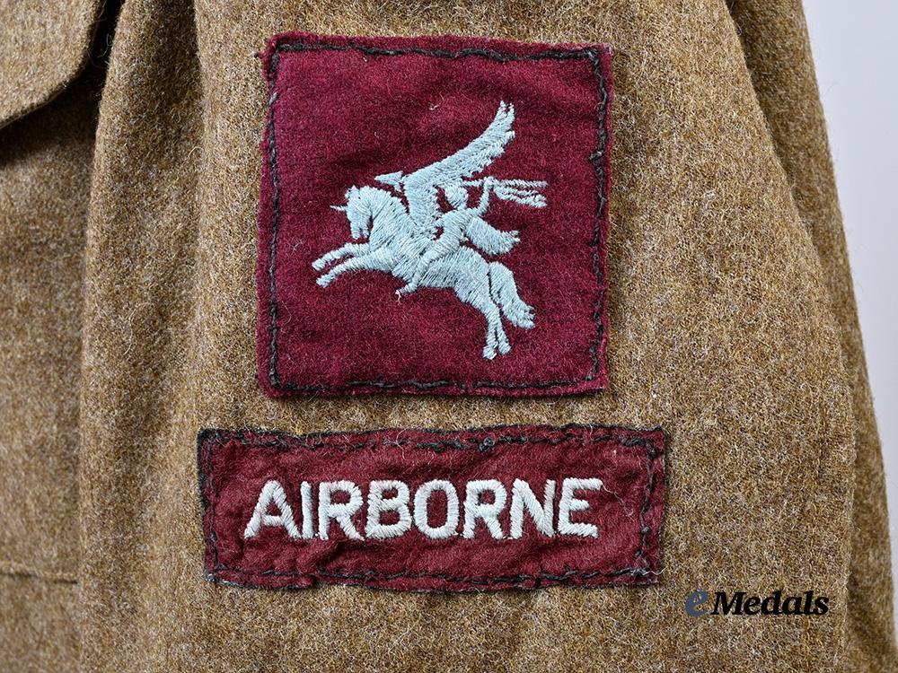 united_kingdom._a_parachute_regiment_lieutenant's_battle_dress_with_military_cross_bar,1944_e_medals__m0076-180_14