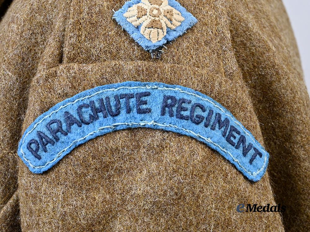 united_kingdom._a_parachute_regiment_lieutenant's_battle_dress_with_military_cross_bar,1944_e_medals__m0076-180_15