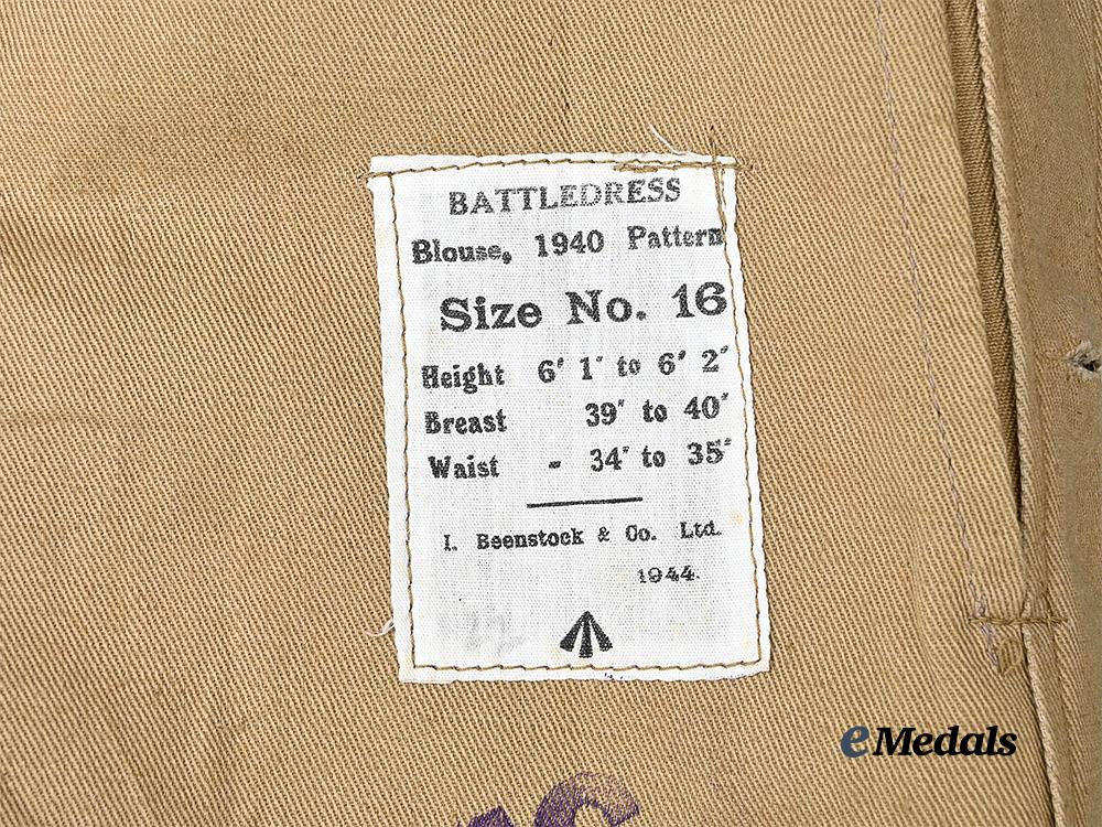united_kingdom._a_parachute_regiment_lieutenant's_battle_dress_with_military_cross_bar,1944_e_medals__m0076-180_17