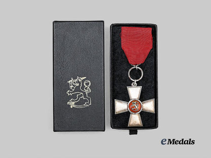 finland,_republic._an_order_of_the_lion,_cross_of_merit_in_case_e_medals__m0205-63_3