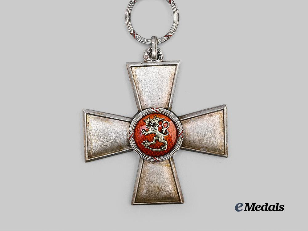 finland,_republic._an_order_of_the_lion,_cross_of_merit_in_case_e_medals__m0205-63_6