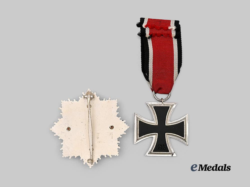 germany,_federal_republic._a_pair_of_awards_for_combatants,1957_versions_e_medals__m0216-20_4