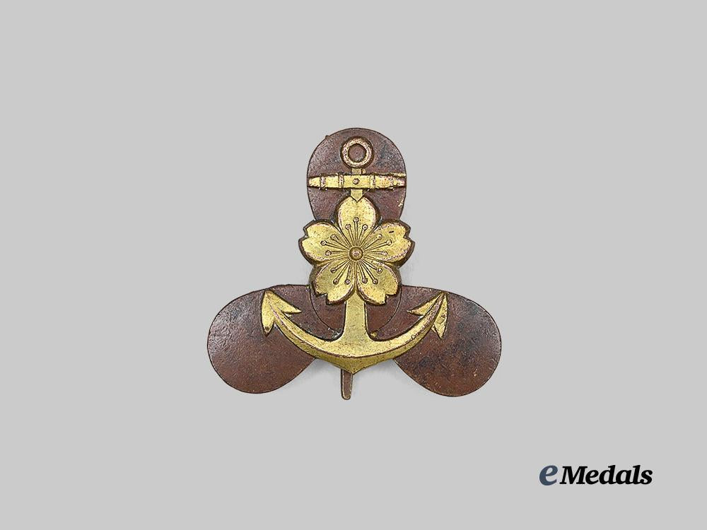 japan,_imperial._a_navy_engine_operation_proficiency_badge,_i_i_class_e_medals__m0332-115_2