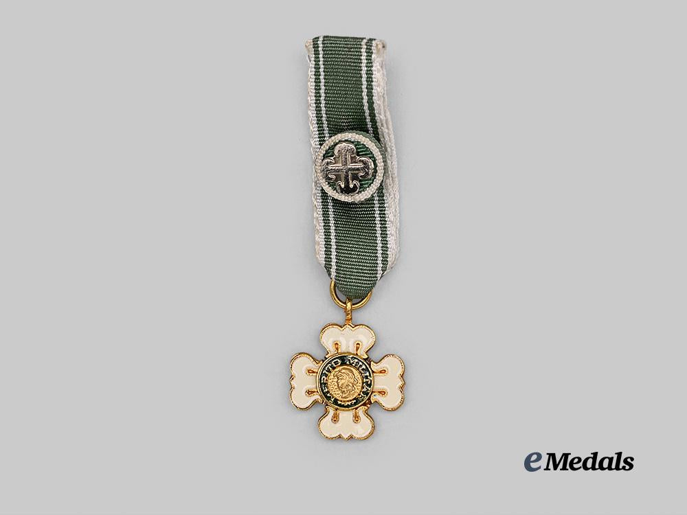 brazil,_republic._an_order_of_military_merit,_grand_officer_set_in_case,_c.1975_e_medals__m0332-35_13