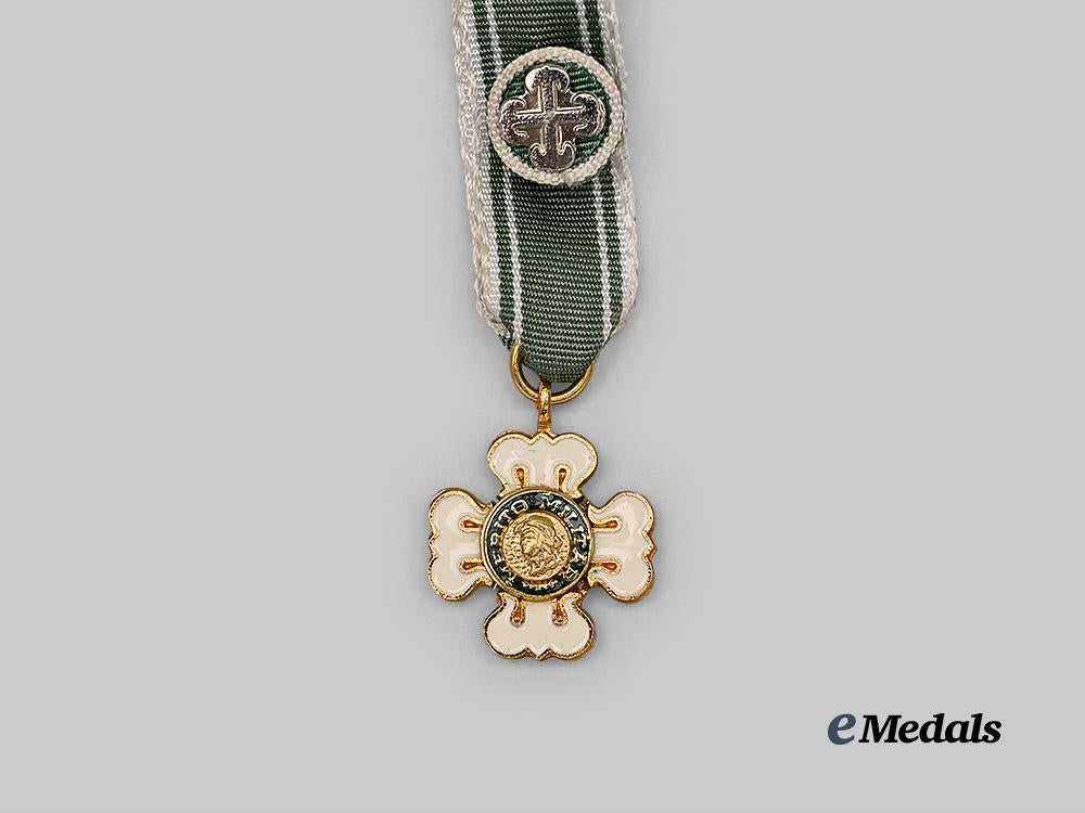 brazil,_republic._an_order_of_military_merit,_grand_officer_set_in_case,_c.1975_e_medals__m0332-35_14
