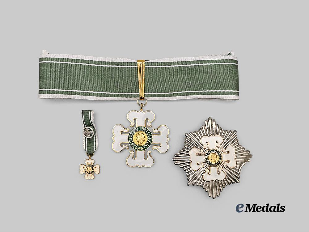 brazil,_republic._an_order_of_military_merit,_grand_officer_set_in_case,_c.1975_e_medals__m0332-35_5