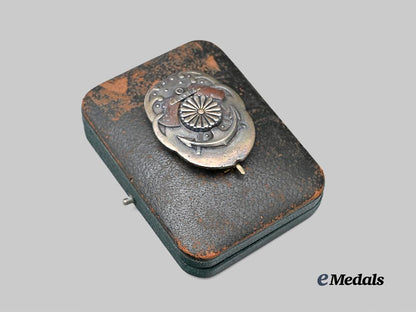 japan,_empire._a_naval_carpentry_badge,_i_class,_in_case_e_medals__m0332-56_7