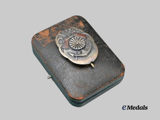 japan,_empire._a_naval_carpentry_badge,_i_class,_in_case_e_medals__m0332-56_7