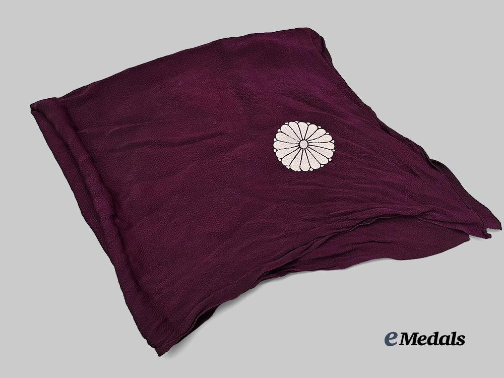 japan,_empire._an_order_of_the_rising_sun,_i_i_class_set_in_case_e_medals__m0332-58_16