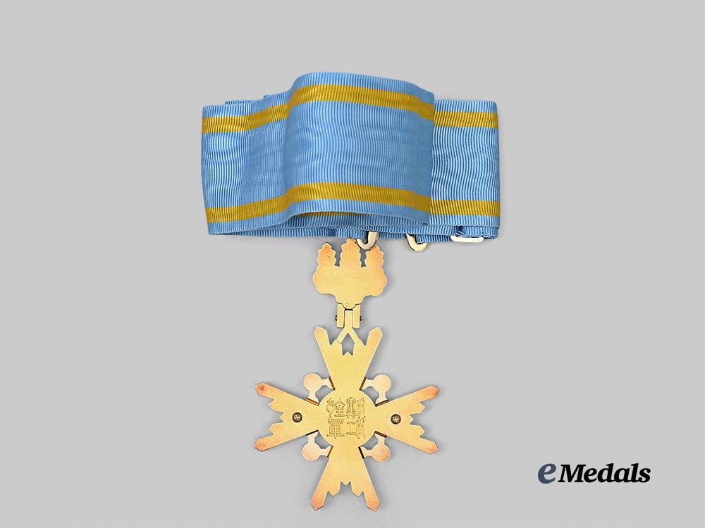 japan,_empire._a_post-2003_order_of_the_sacred_treasure,_commander_e_medals__m0332-60_7