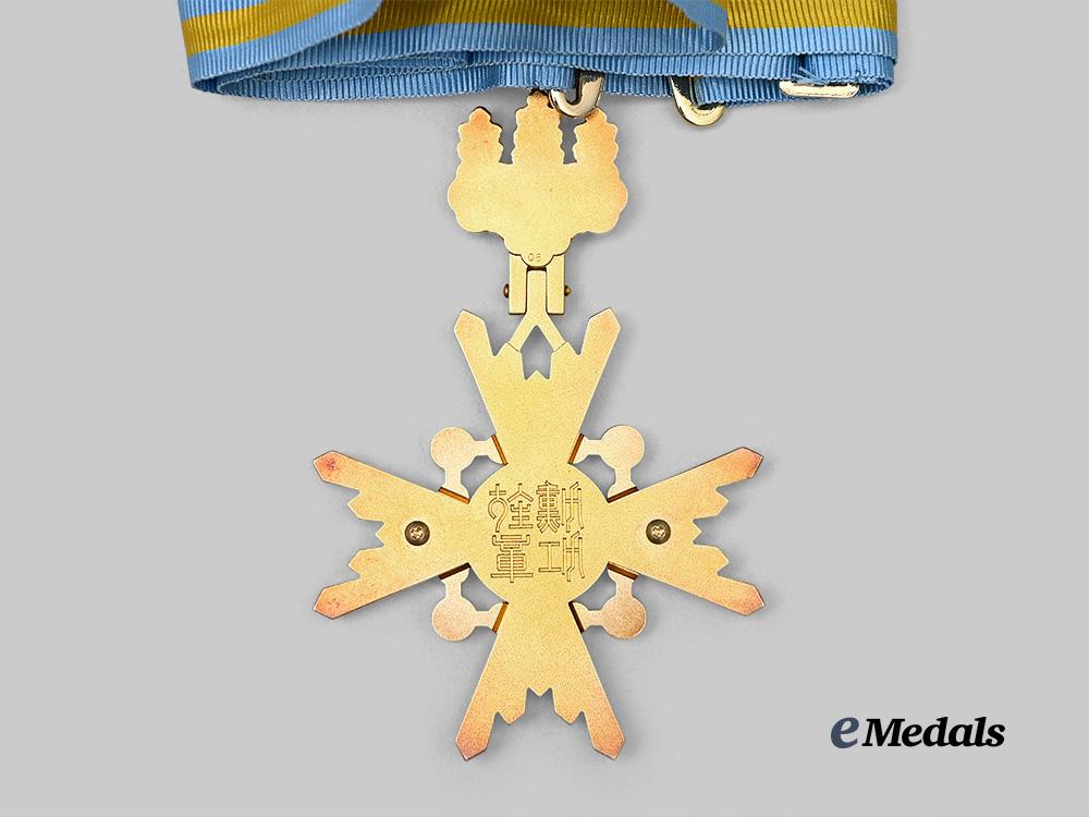 japan,_empire._a_post-2003_order_of_the_sacred_treasure,_commander_e_medals__m0332-60_8