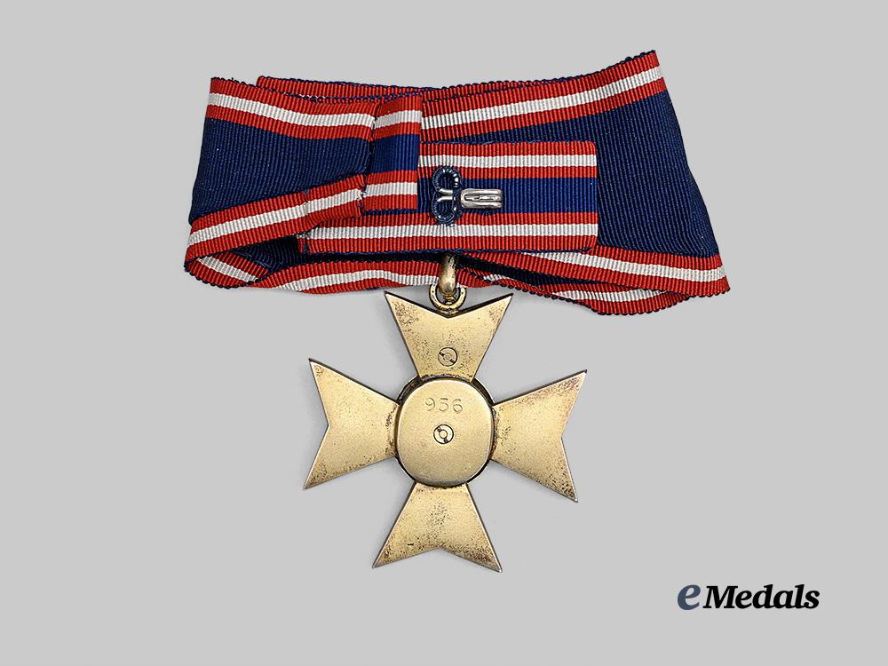 united_kingdom._the_royal_victorian_order,_knight_commander’s_set_e_medals__m0332-87_5