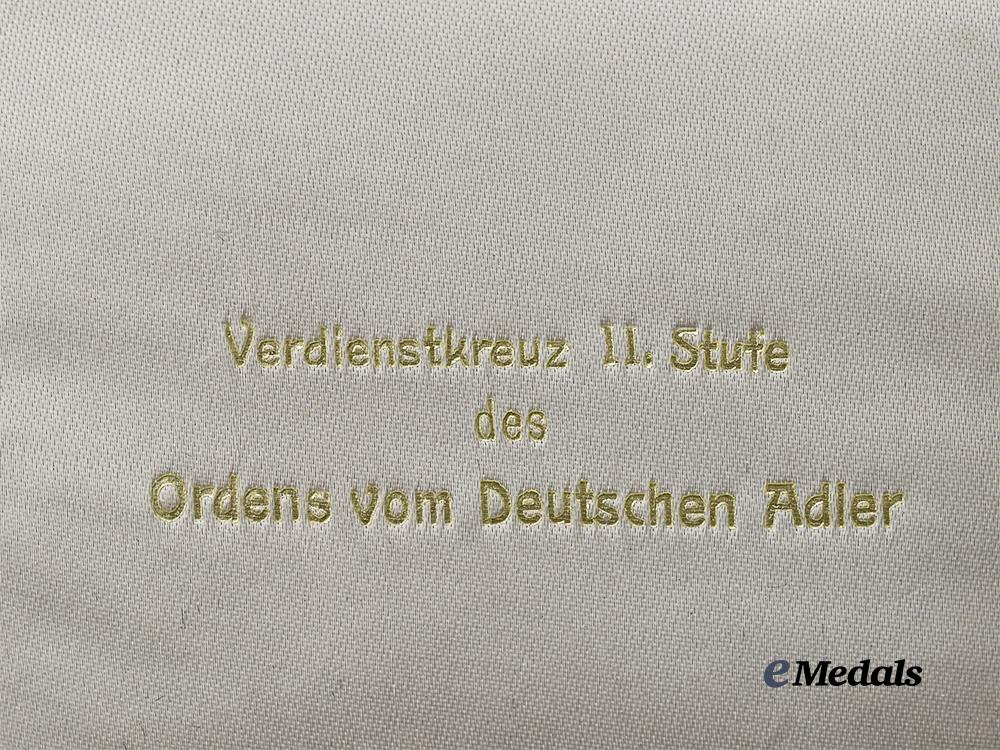 germany,_third_reich._an_order_of_the_german_eagle,_i_i_class_merit_cross_with_case,_by_gebrüder_godet_e_medals__m0334-28_4