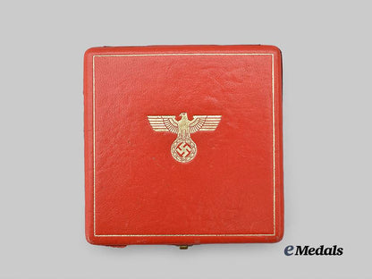 germany,_third_reich._an_order_of_the_german_eagle,_i_i_class_merit_cross_with_swords_and_case,_by_gebrüder_godet_e_medals__m0334-29_2