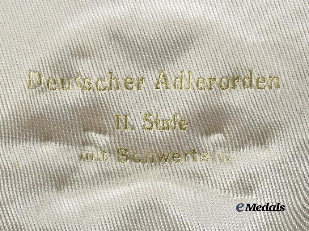 germany,_third_reich._an_order_of_the_german_eagle,_i_i_class_merit_cross_with_swords_and_case,_by_gebrüder_godet_e_medals__m0334-29_4