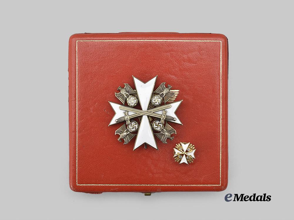 germany,_third_reich._an_order_of_the_german_eagle,_i_i_class_merit_cross_with_swords_and_case,_by_gebrüder_godet_e_medals__m0334-29_5