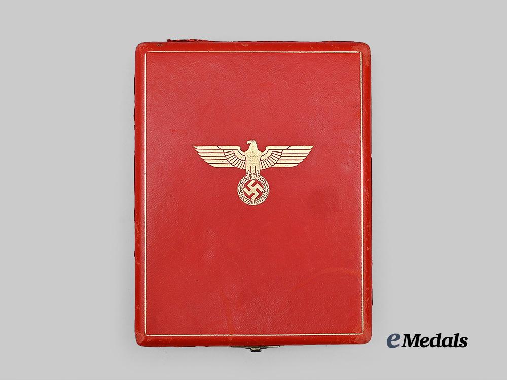 germany,_third_reich._an_order_of_the_german_eagle,_i_class_merit_cross_with_case,_by_gebrüder_godet_e_medals__m0334-30_2