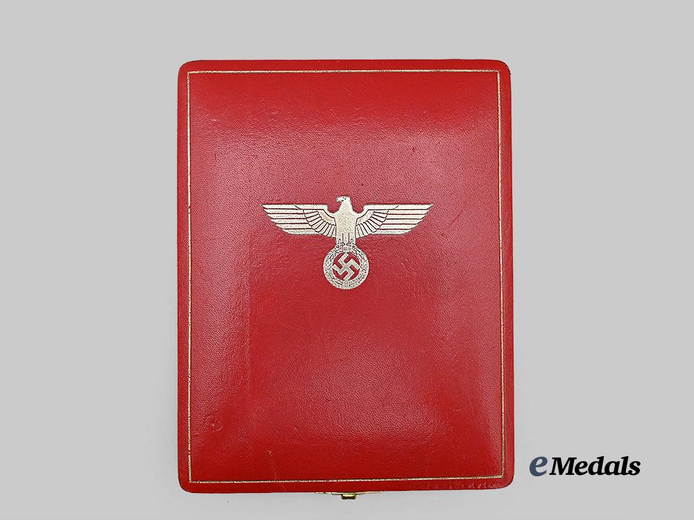 germany,_third_reich._an_order_of_the_german_eagle,_i_class_merit_cross_with_case,_by_gebrüder_godet_e_medals__m0334-31_2