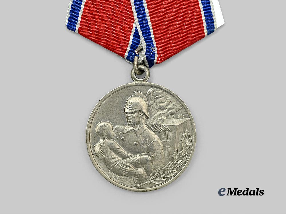 russia,_soviet_union._a_medal_for_courage_in_a_fire,_with_award_card,_mint_and_unissued_set_e_medals__m0367-81_6