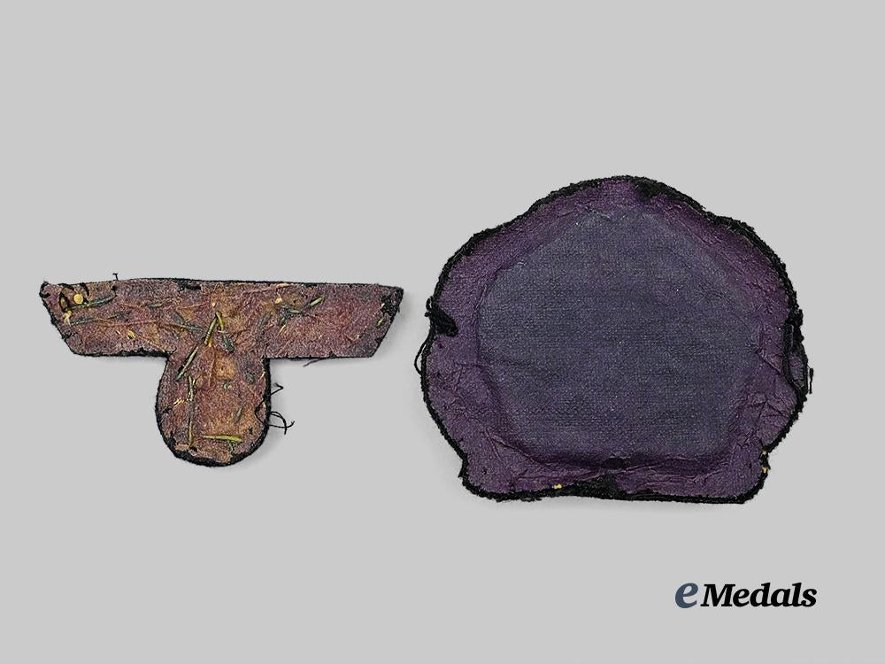 germany,_kriegsmarine._a_pair_of_visor_cap_insignia_for_officer_ranks_e_medals__m0385-596_3