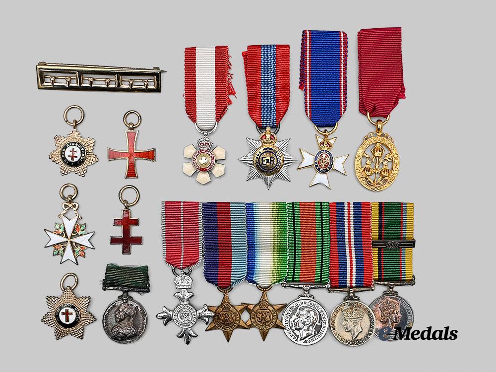 united_kingdom,_canada._a_miniature_medalbar_and_nine_miniature_orders_e_medals__m0385-599_2