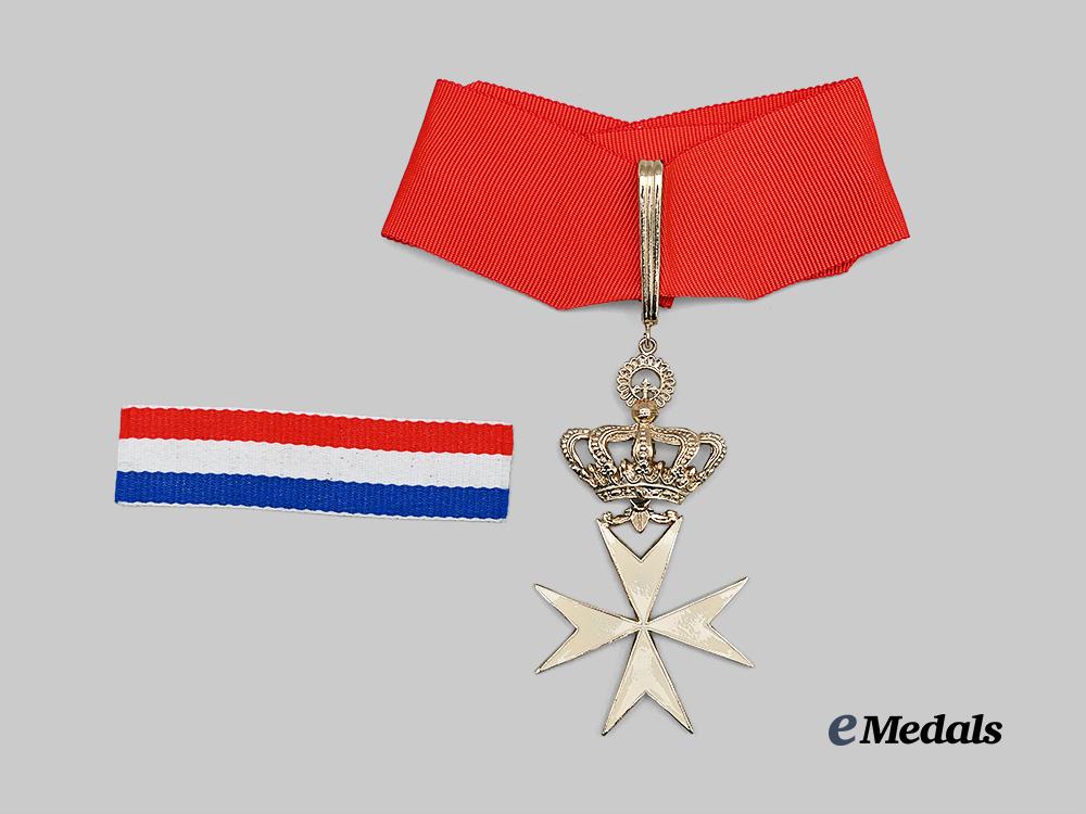 international._an_order_of_merit_of_the_order_of_saint_john_of_jerusalem,_of_rhodes_and_of_malta,_c.1980_e_medals__m0385-600_2