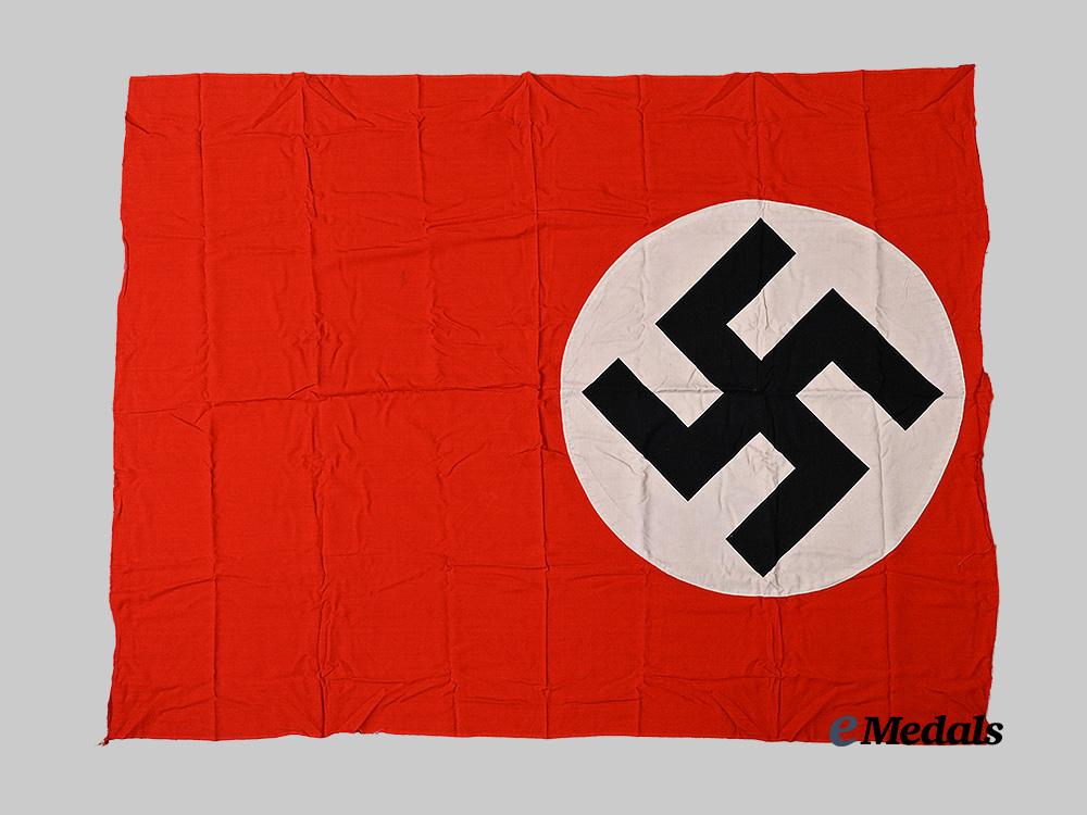 germany,_third_reich._a_second_war_period_national_building_banner_e_medals__m0398-2_2