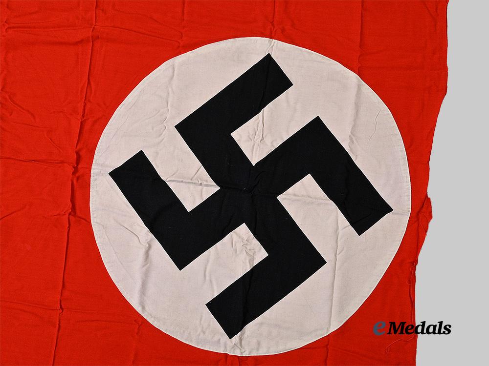 germany,_third_reich._a_second_war_period_national_building_banner_e_medals__m0398-2_4