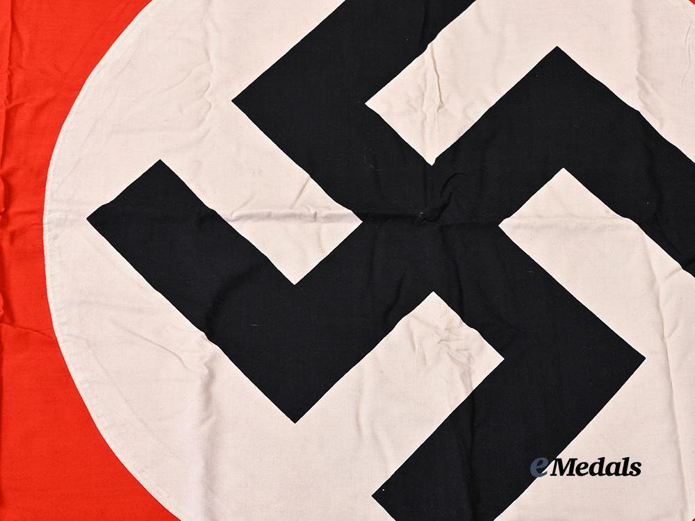 germany,_third_reich._a_second_war_period_national_building_banner_e_medals__m0398-2_5