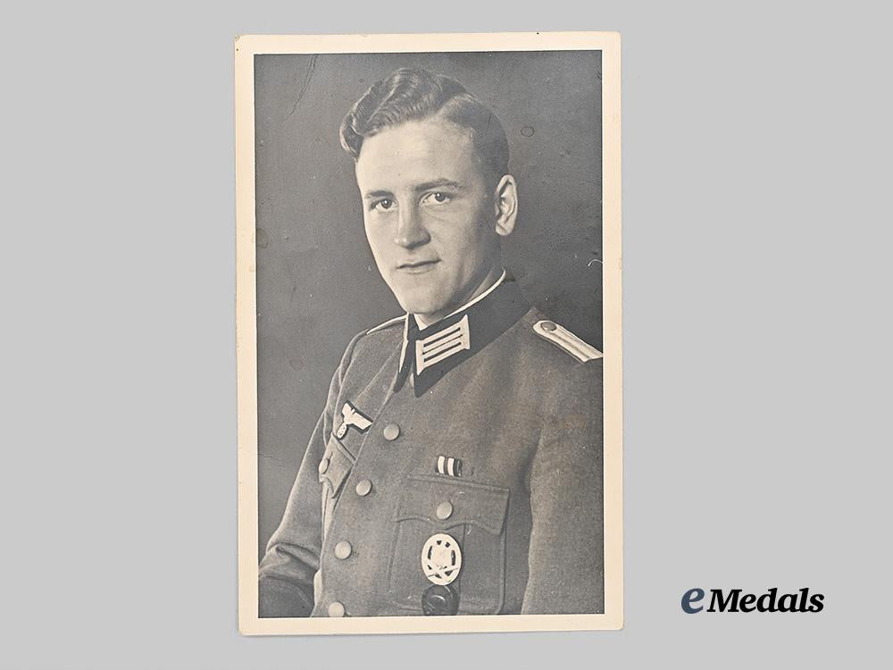 germany,_heer._an_italian-_german_african_campaign_medal,_type_i_i,_with_ribbon_bar_and_recipient_photo_e_medals__m0405-103_3