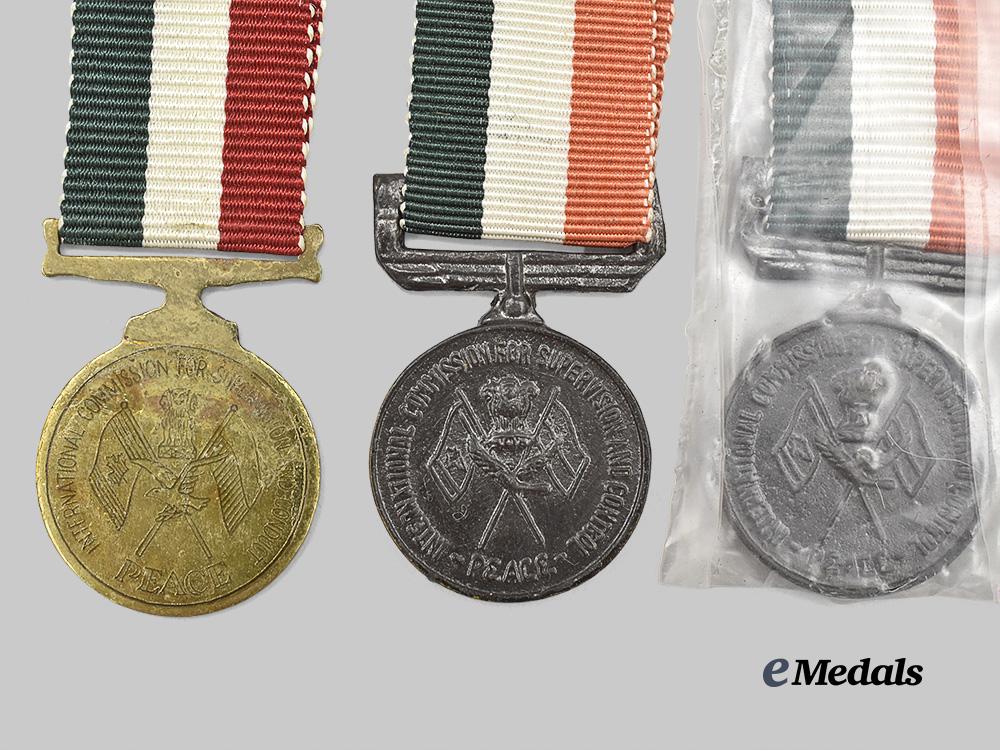 canada,_commonwealth._three_miniature_peace_medals,_c.1972_e_medals__m0415-15_4
