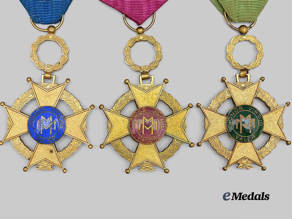 cuba,_republic._a_group_of_three_orders_of_naval_or_military_merit_e_medals__m0440-11_3