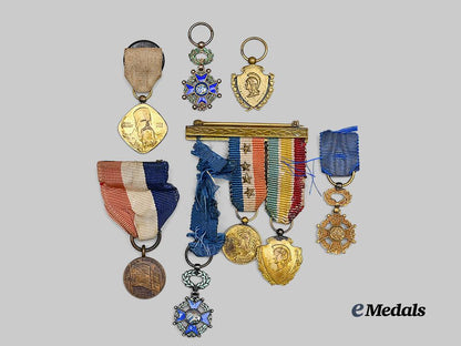 cuba,_republic._a_group_of_one_miniature_medal_bar_and_six_miniature_decorations_e_medals__m0440-12_2