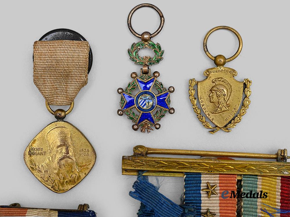 cuba,_republic._a_group_of_one_miniature_medal_bar_and_six_miniature_decorations_e_medals__m0440-12_5