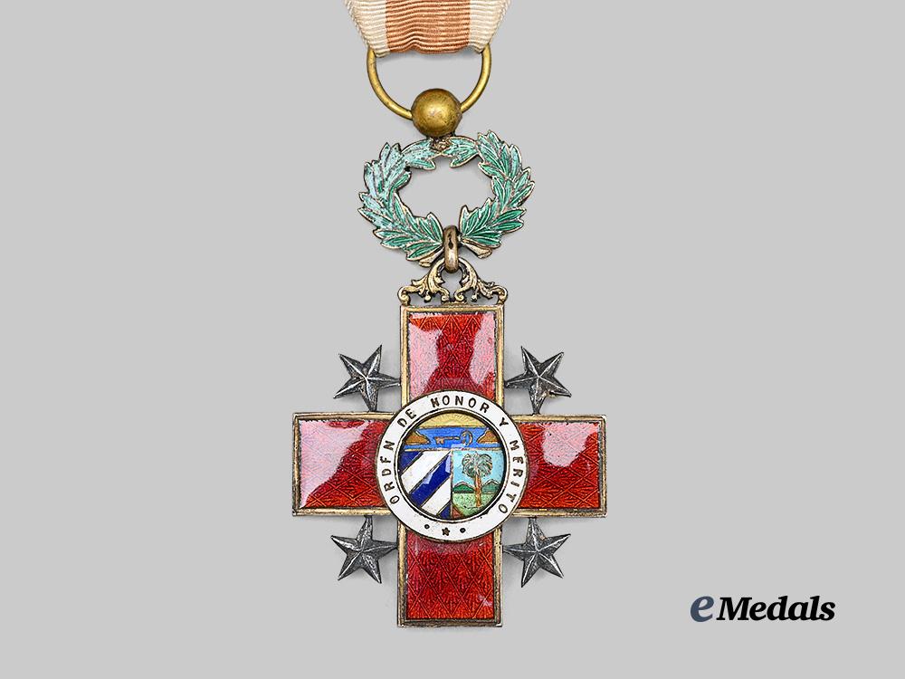 cuba,_republic._an_order_of_the_red_cross_i_v_class_officer_e_medals__m0440-16_3