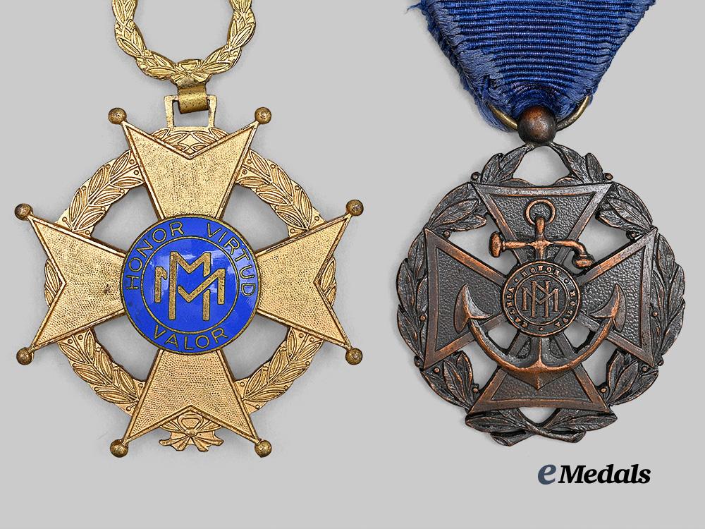 cuba,_republic._a_pair_of_naval_and_military_merit_decorations_e_medals__m0440-18_3